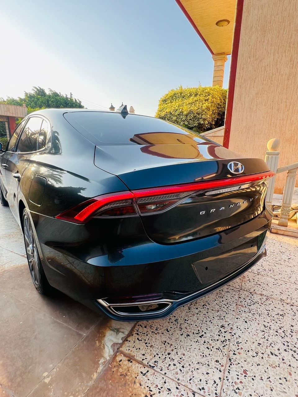 هيونداي أزيرا الفاخرة للإيجار